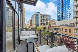 747 N Clark St, Chicago, IL 60654 - Photo 8