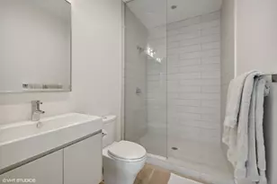 747 N Clark St, Chicago, IL 60654 - Photo 32