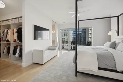 747 N Clark Street #401, Chicago, IL 60654 - Photo 18