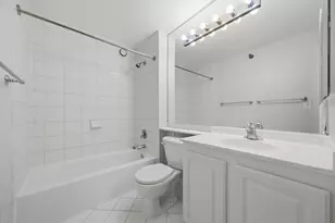 345 N La Salle Dr, Chicago, IL 60654 - Photo 12