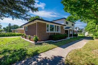 7600 Lowell Avenue, Skokie, IL 60076 - Photo 2