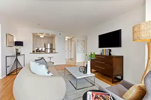 111 W Maple St, Chicago, IL 60610 - Photo 6