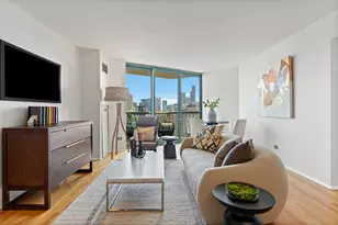 111 W Maple St, Chicago, IL 60610 - Photo 4