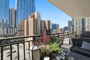 21 W Chestnut St, Chicago, IL 60611 - Photo 12