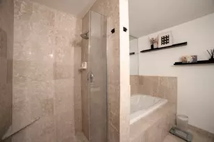 21 W Chestnut St, Chicago, IL 60611 - Photo 22