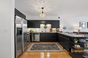 21 W Chestnut St, Chicago, IL 60611 - Photo 4