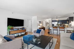 21 W Chestnut St, Chicago, IL 60611 - Photo 2