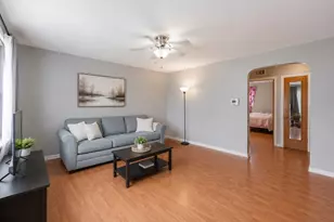 8729 S California St, Evergreen Park, IL 60805 - Photo 2