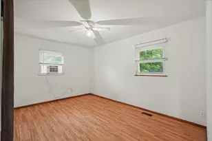 810 Maplepark Dr, Champaign, IL 61821 - Photo 14