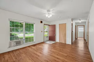 810 Maplepark Dr, Champaign, IL 61821 - Photo 6
