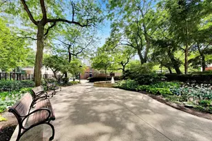 1460 N Sandburg Terrace, Chicago, IL 60610 - Photo 34
