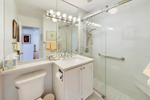 1460 N Sandburg Terrace, Chicago, IL 60610 - Photo 18