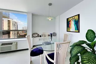 1460 N Sandburg Terrace, Chicago, IL 60610 - Photo 12