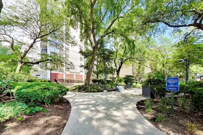 1460 N Sandburg Terrace #1412A, Chicago, IL 60610 - Photo 32