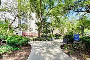 1460 N Sandburg Terrace, Chicago, IL 60610 - Photo 32
