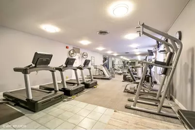 720 W Gordon Terrace #18E, Chicago, IL 60613 - Photo 8