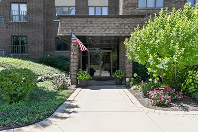 453 Raintree Drive #5g, Glen Ellyn, IL 60137 - Photo 2