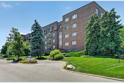 453 Raintree Drive #5g, Glen Ellyn, IL 60137 - Photo 1