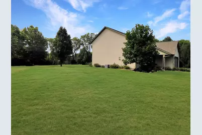 6707 Queenanns Way, South Beloit, IL 61080 - Photo 4