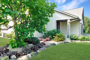 6707 Queenanns Way, South Beloit, IL 61080 - Photo 8