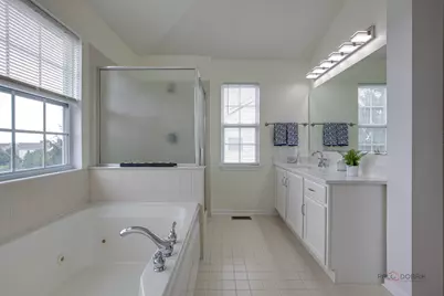 39 Amber Court, Lindenhurst, IL 60046 - Photo 24
