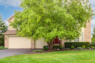 39 Amber Ct, Lindenhurst, IL 60046 - Photo 2