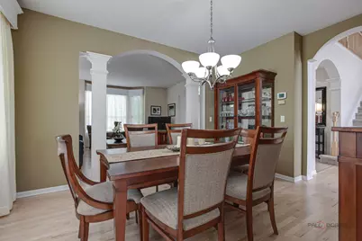 39 Amber Court, Lindenhurst, IL 60046 - Photo 8