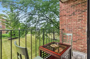720 Weidner Rd, Buffalo Grove, IL 60089 - Photo 6