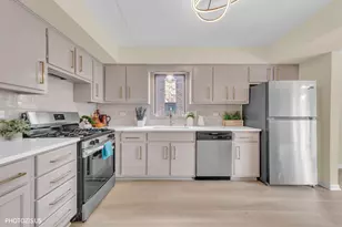 16742 Paxton Ave, Tinley Park, IL 60477 - Photo 6