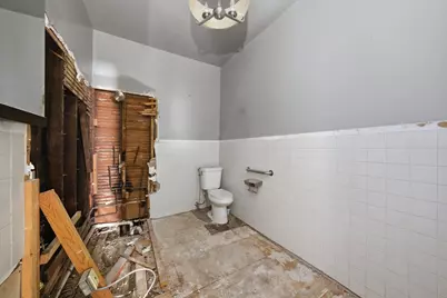 8750 S Princeton Avenue, Chicago, IL 60620 - Photo 16