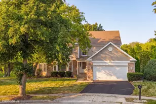 970 Ponderosa Ln, Hoffman Estates, IL 60010 - Photo 1