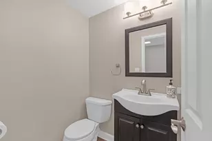 650 Newport Ave, Westmont, IL 60559 - Photo 14