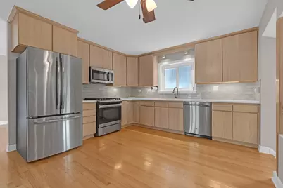 650 Newport Avenue, Westmont, IL 60559 - Photo 6