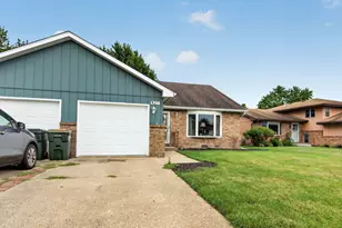 577 Elizabeth Dr, Coal City, IL 60416 - Photo 1