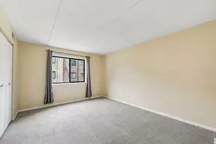 5401 Chateau Dr, Rolling Meadows, IL 60008 - Photo 16