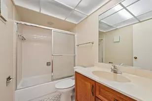 5401 Chateau Dr, Rolling Meadows, IL 60008 - Photo 14