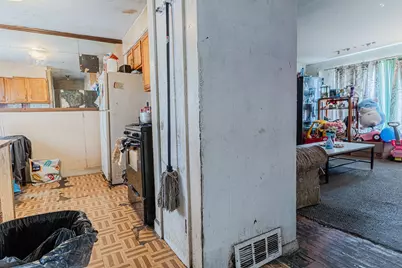 5039 W Gladys Avenue #E, Chicago, IL 60644 - Photo 14