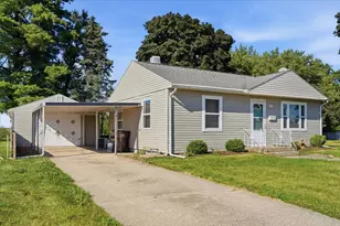 312 Hill St, Mount Morris, IL 61054 - Photo 2