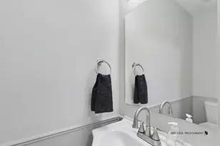497 Dakota Ct, Carol Stream, IL 60188 - Photo 6
