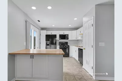 497 Dakota Court, Carol Stream, IL 60188 - Photo 8