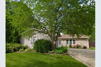 1002 Summerfield Court, Roselle, IL 60172 - Photo 2