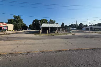 616 W Van Buren Street, Clifton, IL 61727 - Photo 1