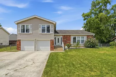 316 Plymouth Lane, Bloomingdale, IL 60108 - Photo 1