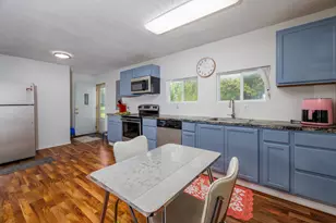 403 N 1st St, Sheldon, IL 60966 - Photo 6