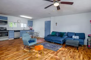 403 N 1st St, Sheldon, IL 60966 - Photo 4