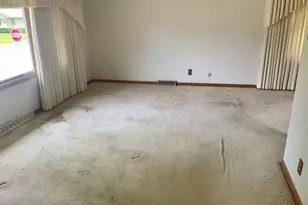 747 Palace St, Aurora, IL 60506 - Photo 6