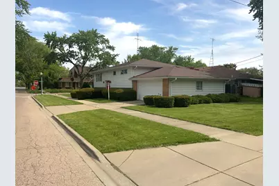 747 Palace Street, Aurora, IL 60506 - Photo 2