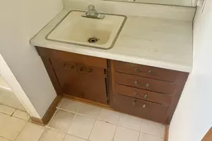 747 Palace St, Aurora, IL 60506 - Photo 10