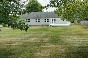 1174 Butler Rd, Rockford, IL 61108 - Photo 8