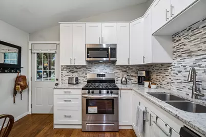 [Address not provided], Buffalo Grove, IL 60089 - Photo 4